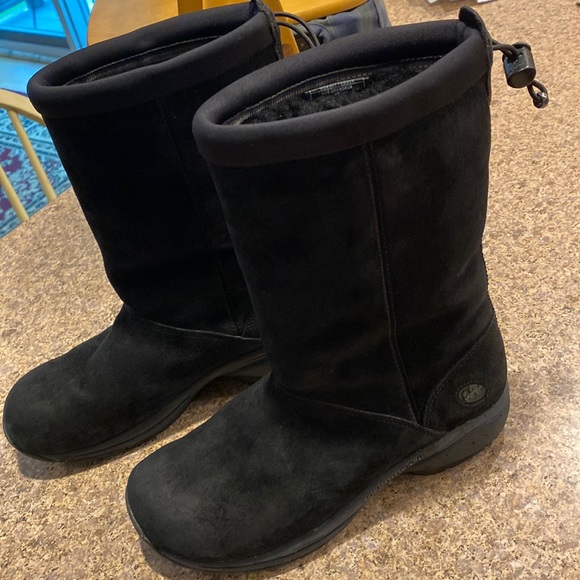 Merrill Primo Chill Black Suede Boots Fuzzy Lined Uppers 8 - Picture 1 of 16